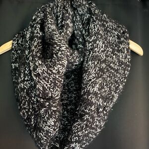 Shoulder shrug / scarf